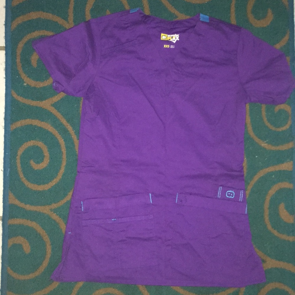Wonderflex scrub top